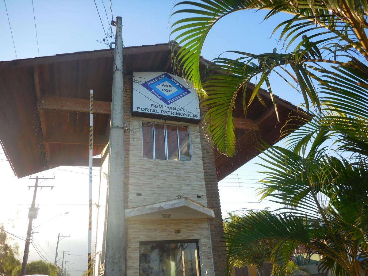 Sobrado Com Piscina Em Condomino Fechado A 150 M Da Praia Caraguatatuba Exterior photo