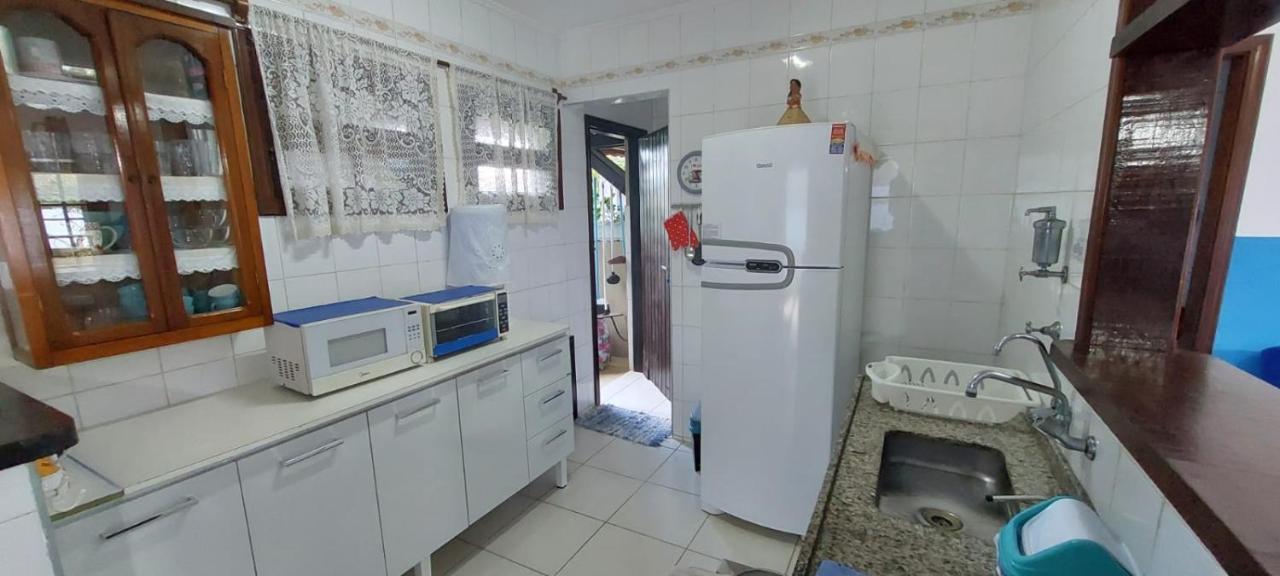 Sobrado Com Piscina Em Condomino Fechado A 150 M Da Praia Caraguatatuba Exterior photo